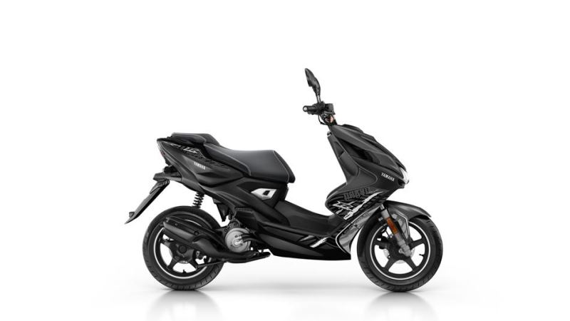 motorcycle photo YAMAHA - AEROX NAKED(2017) SCOOTER